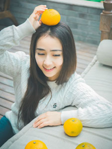 爱上冬天的橘子姑娘