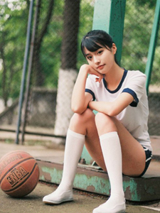 清纯篮球宝贝运动服写真娇俏可人