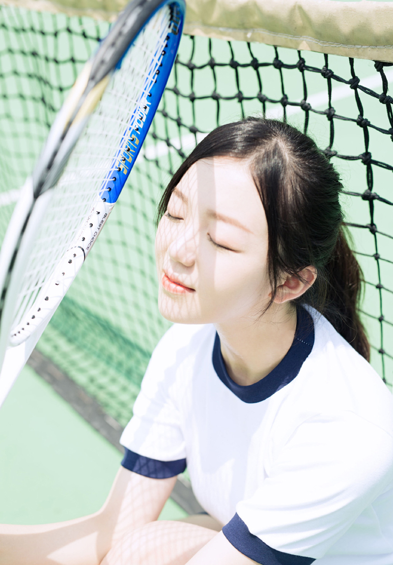 清纯可人网球少女运动服可爱写真