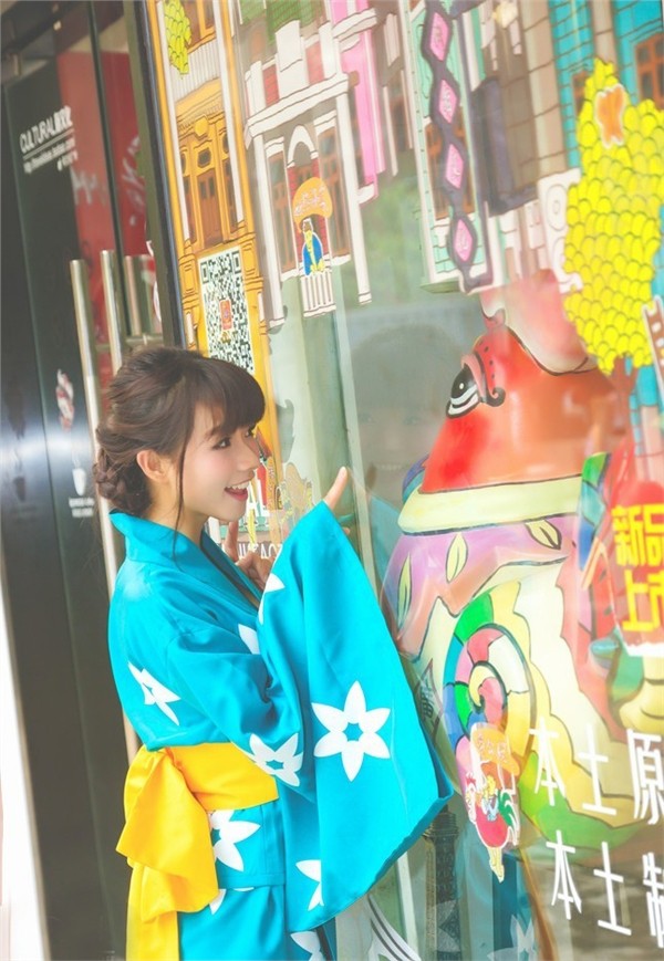 日系和服清纯甜美少女街拍艺术写真