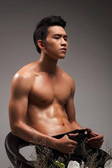 中国帅哥男模半裸性感写真